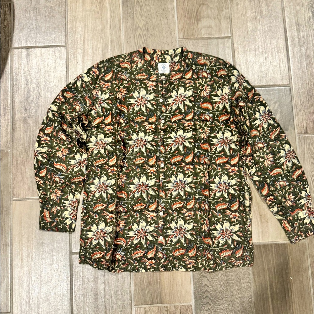 18 East Mfg Floral shirt size small